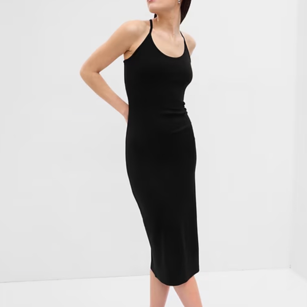 GAP Modern Convertible Strap Midi Dress in black